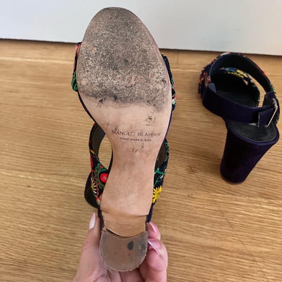Manolo Blahnik embroidered block heels - Picture 4 of 7